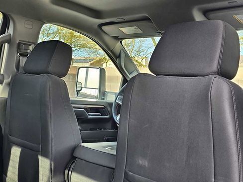 Used 2025 Chevrolet Silverado 2500 LT w/ Convenience Package image 15