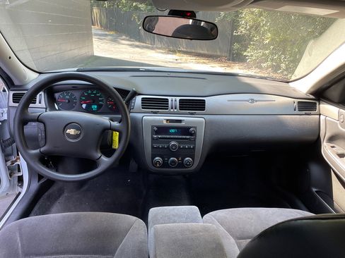 Used 2013 Chevrolet Impala Police image 9