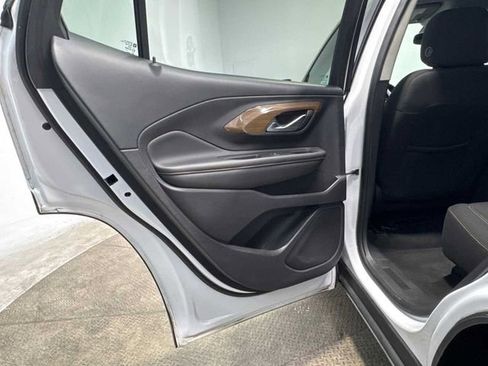 Used 2018 GMC Terrain SLE image 22