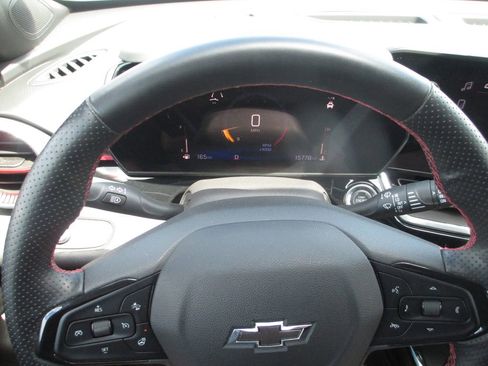 Used 2025 Chevrolet Trax RS w/ Driver Confidence Package FWD image 25