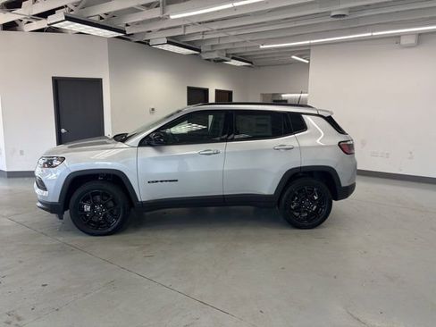 New 2026 Jeep Compass Latitude AWD/4WD image 4