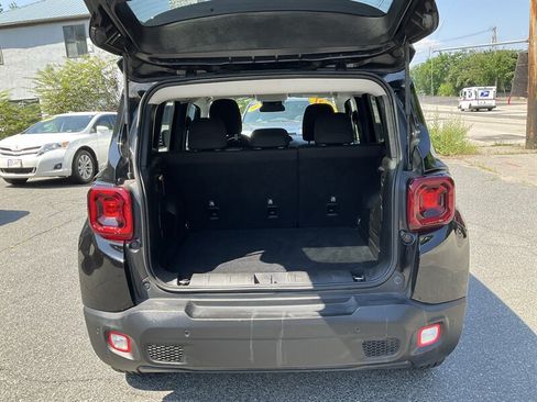 Used 2021 Jeep Renegade Latitude w/ Luxury Group I AWD/4WD image 12