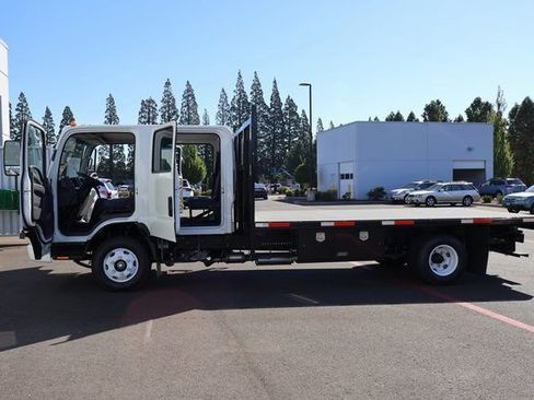 New 2025 Chevrolet Low Cab Forward image 4