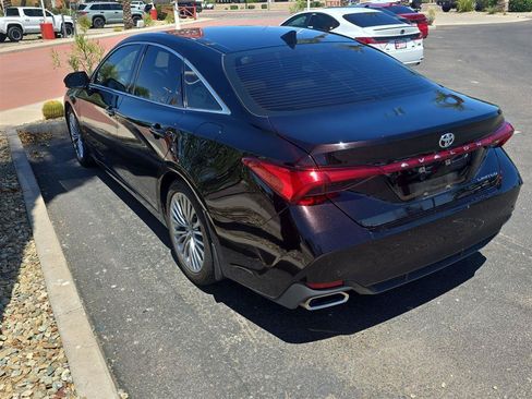 Used 2019 Toyota Avalon Limited w/ Advanced Safety Package FWD image 4