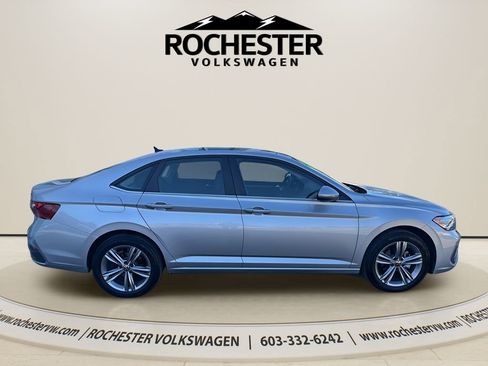 Used 2023 Volkswagen Jetta SE image 9
