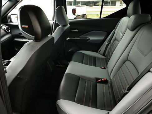 Used 2023 Nissan Kicks SR w/ SR Premium Package image 26