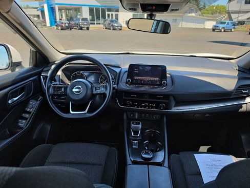 Used 2024 Nissan Rogue SV AWD/4WD image 21