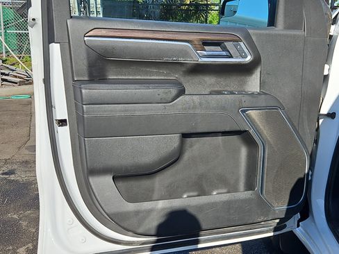 Used 2025 Chevrolet Silverado 1500 LT image 16