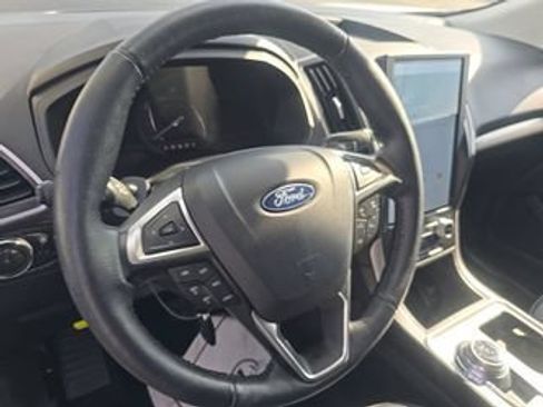 Used 2024 Ford Edge SEL w/ Convenience Package AWD/4WD image 4
