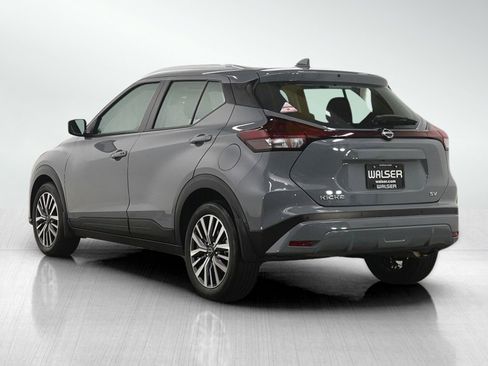 Used 2023 Nissan Kicks SV image 3
