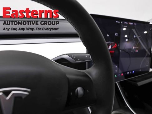 Used 2021 Tesla Model Y Long Range image 13