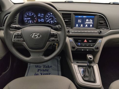 Used 2017 Hyundai Elantra SE image 22