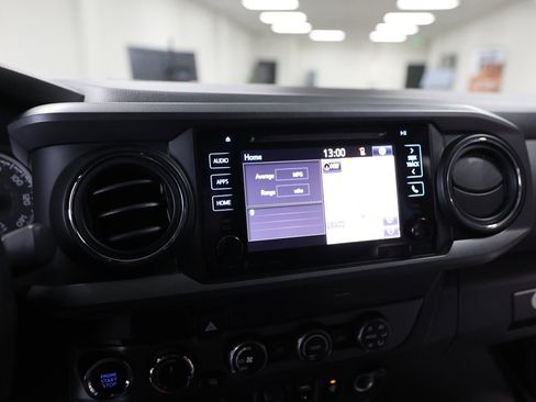 Used 2019 Toyota Tacoma TRD Off-Road w/ Technology Package image 29