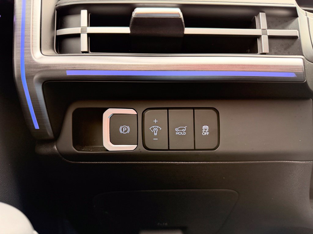 Used 2024 Hyundai Santa Fe Limited FWD image 26