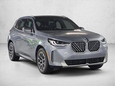 Certified 2025 BMW X3 xDrive30 w/ Premium Package AWD/4WD image 3