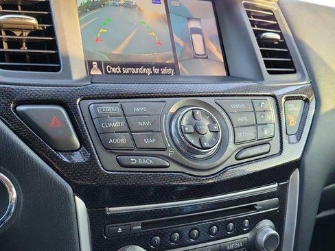 Used 2020 Nissan Pathfinder SL image 26