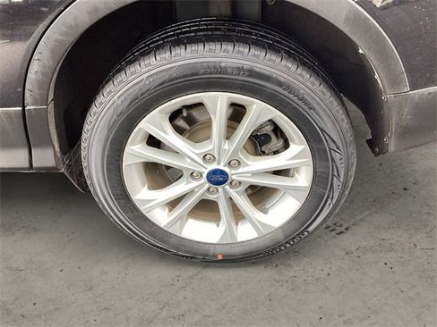 Used 2019 Ford Escape SEL image 14