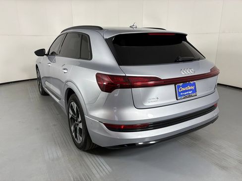Used 2022 Audi e-tron Premium AWD/4WD image 6