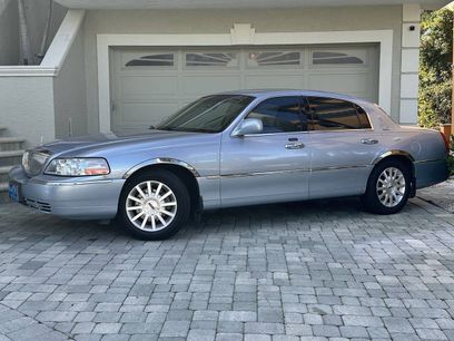 Used 2007 Lincoln Town Car Signature