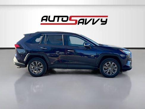 Used 2022 Toyota RAV4 Limited AWD/4WD image 8