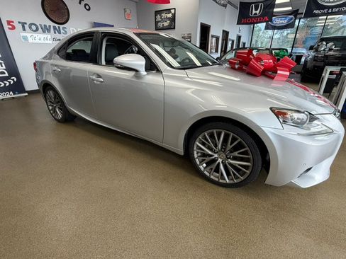 Used 2015 Lexus IS 250 w/ Premium Package RWD image 4