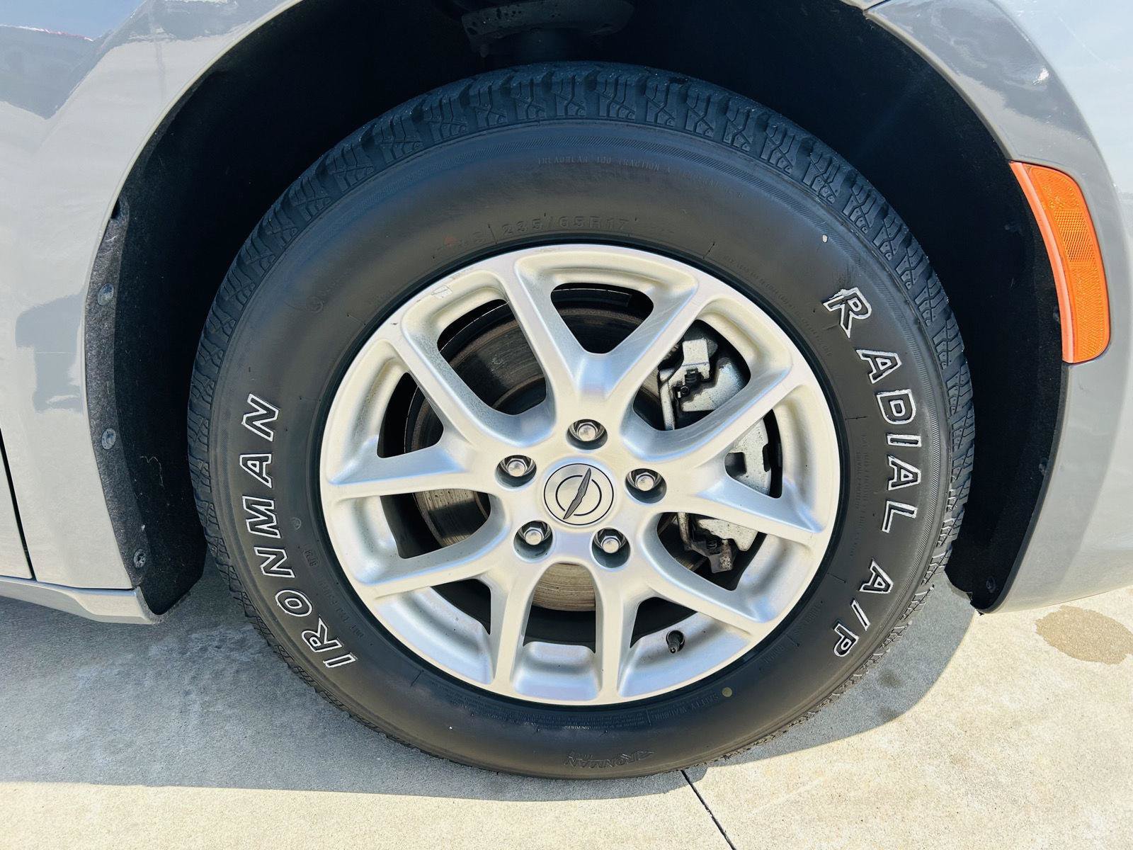 Used 2023 Chrysler Pacifica Touring-L FWD image 40