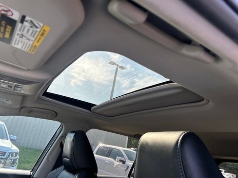Used 2021 Toyota RAV4 XLE Premium FWD image 10