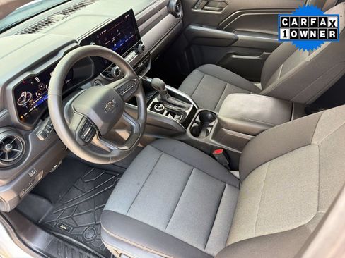 Used 2024 Chevrolet Colorado Trail Boss w/ Technology Package AWD/4WD image 4