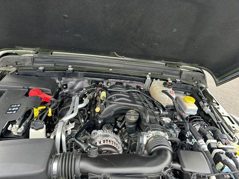 Used 2024 Jeep Wrangler Unlimited Sport AWD/4WD image 30