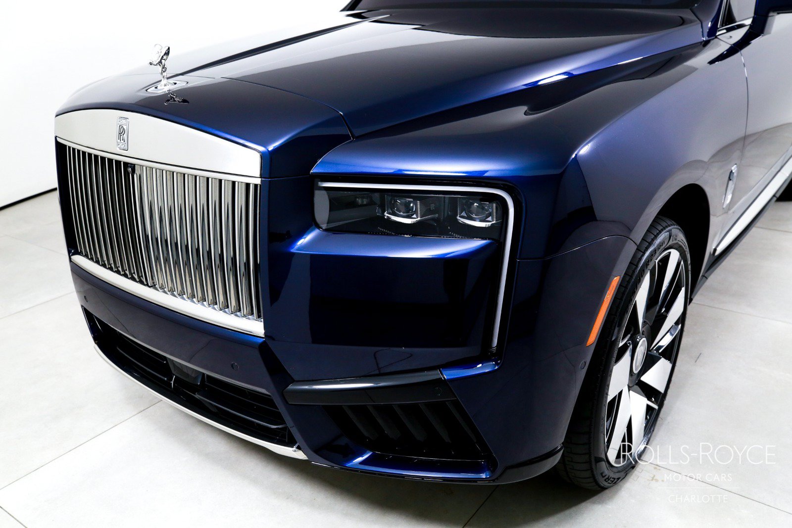 Certified 2025 Rolls-Royce Cullinan AWD/4WD image 47
