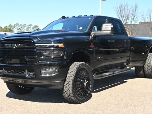 Used 2025 RAM 3500 Laramie w/ Night Edition image 8