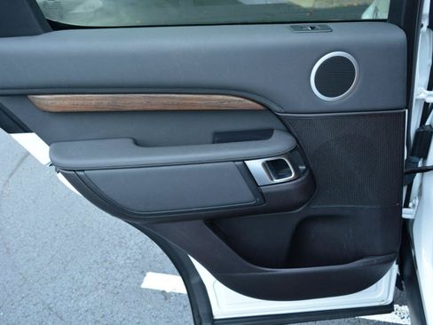 Used 2018 Land Rover Discovery HSE AWD/4WD image 14