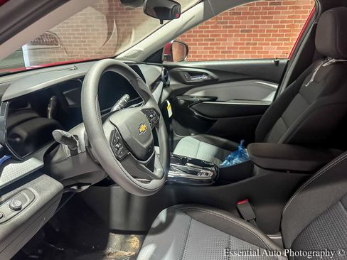 New 2026 Chevrolet Trax LT FWD image 11