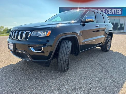 Used 2022 Jeep Grand Cherokee Limited AWD/4WD image 2