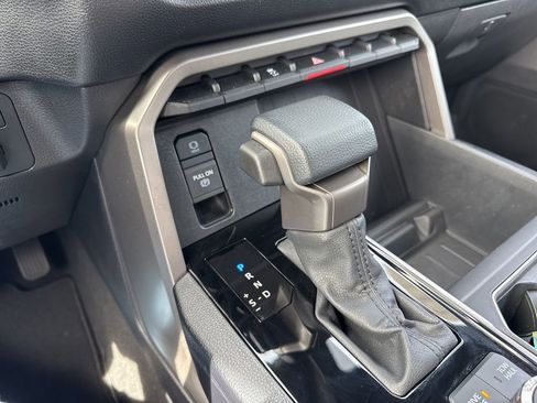 Used 2025 Toyota Tundra SR5 AWD/4WD image 18
