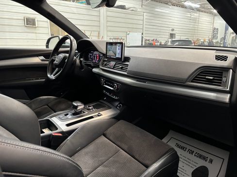 Used 2018 Audi SQ5 Prestige w/ Prestige Package image 25