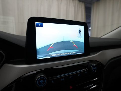 Used 2021 Ford Escape SE w/ Cold Weather Package image 19