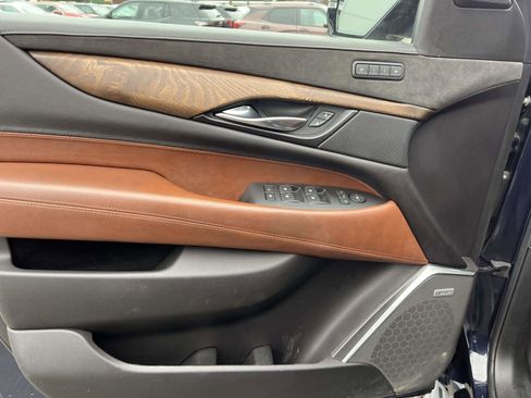 Used 2020 Cadillac Escalade Luxury w/ LPO, Radiant Package image 18