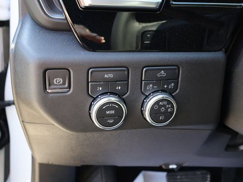 New 2026 GMC Sierra 1500 Elevation image 12