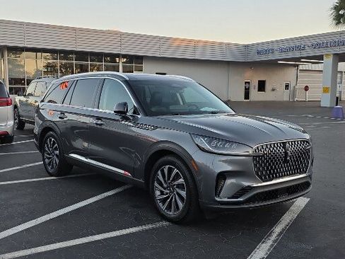 Used 2025 Lincoln Aviator 2WD image 8