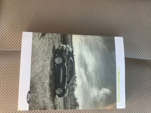 Used 2021 Ford Escape Titanium w/ Titanium Elite Package image 34