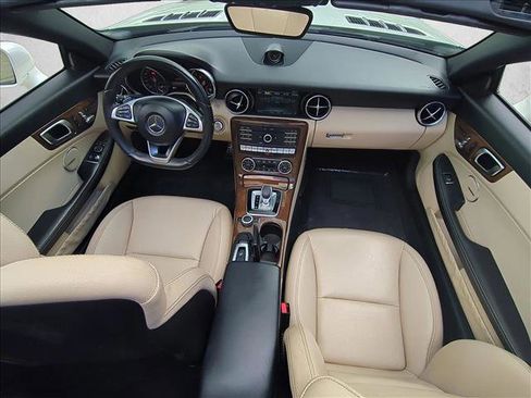 Used 2017 Mercedes-Benz SLC 300 image 19