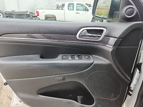 Used 2015 Jeep Grand Cherokee High Altitude AWD/4WD image 29