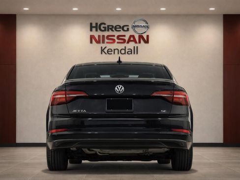 Used 2024 Volkswagen Jetta SE FWD image 6