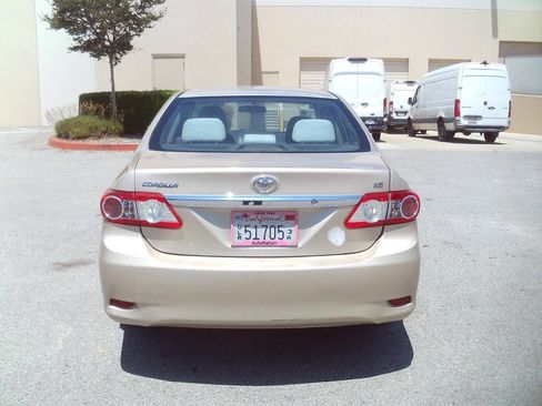 Used 2011 Toyota Corolla LE FWD image 1