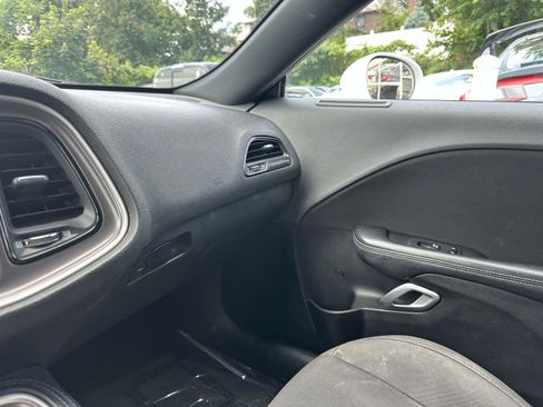 Used 2022 Dodge Challenger R/T image 27