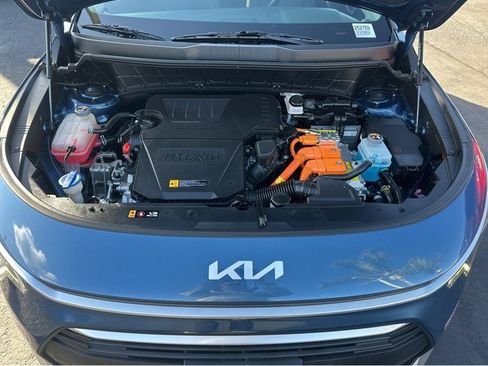 Used 2024 Kia Niro EX image 37