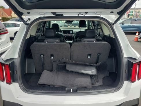 Used 2025 Kia Sorento EX image 8