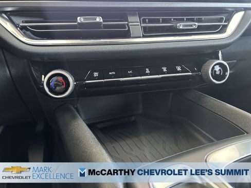 New 2026 Chevrolet Equinox EV LT image 28