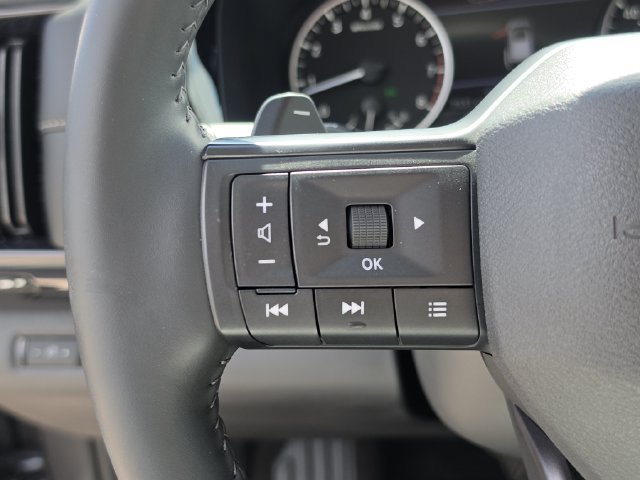 Used 2026 Nissan Pathfinder SV FWD image 31